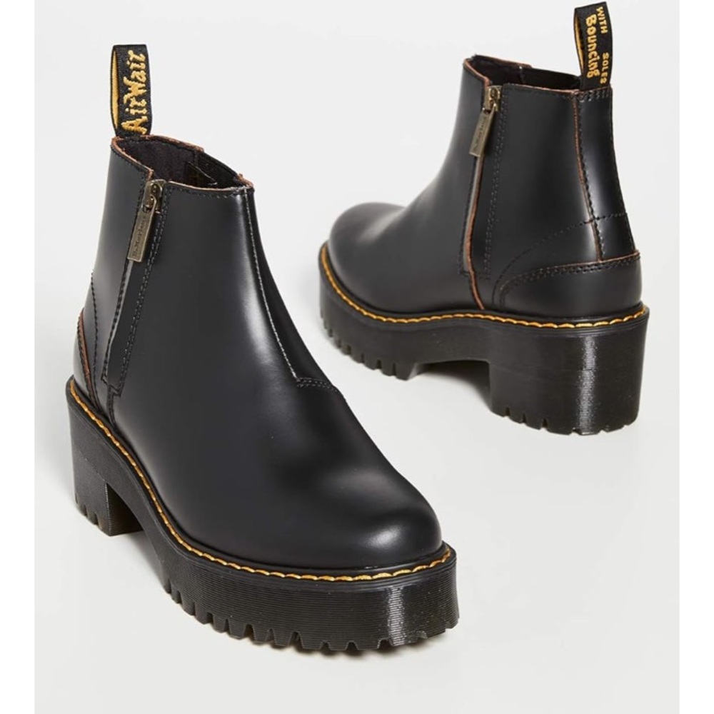 Doc Martens Rommety II Ankle Chelsea Boots Smooth Black Women’s size 7